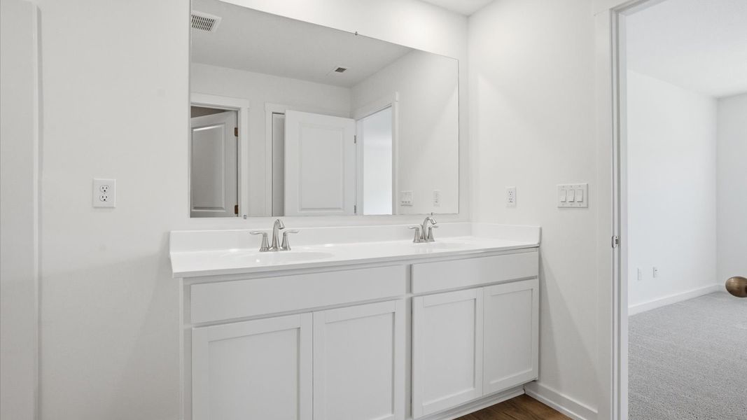 Furnished interior view inside a new home in Oak Hill, Vonore (Image 10).