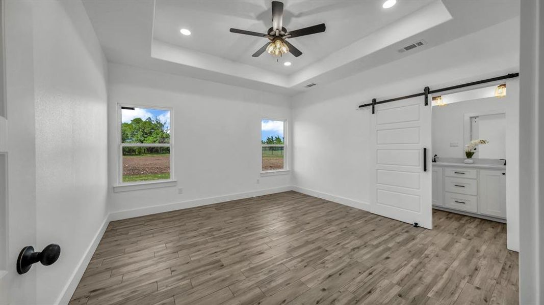 Spacious, unfurnished interior of a new home in , Weatherford (Image 31).