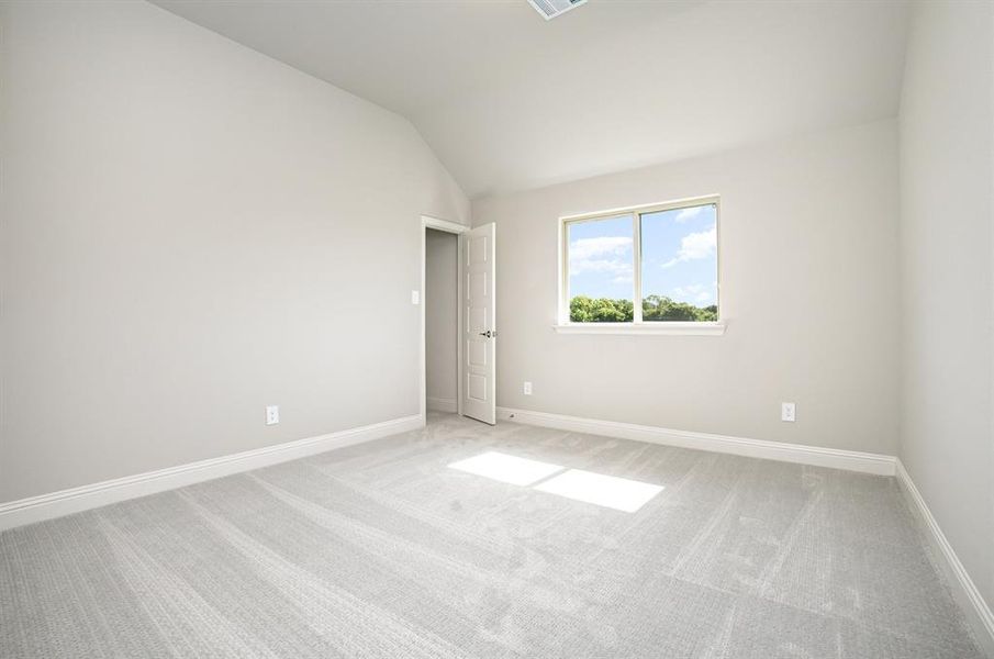 Spacious, unfurnished interior of a new home in , Waxahachie (Image 29).