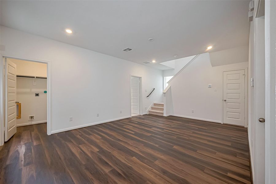 Spacious, unfurnished interior of a new home in Eagle Landing, Houston (Image 22). Spacious, unfurnished interior of a new home in Eagle Landing, Houston (Image 22).