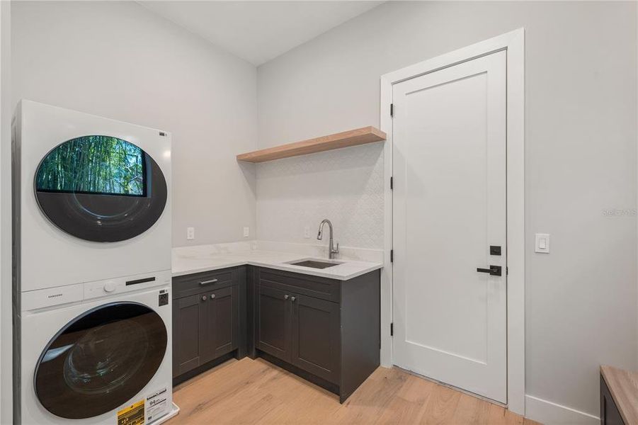 Furnished interior view inside a new home in , Winter Park (Image 16).