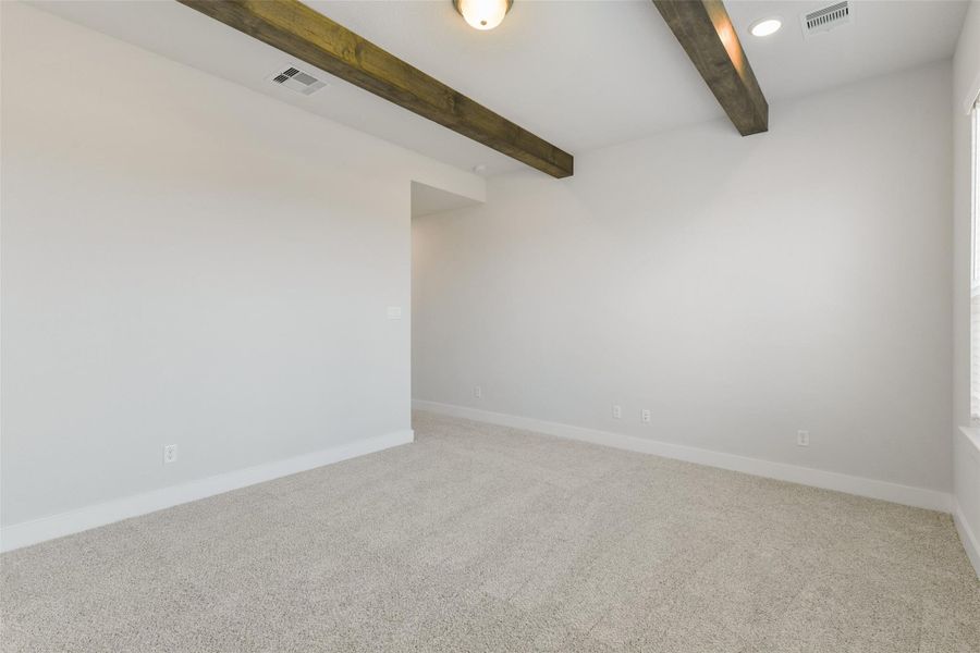 Spacious, unfurnished interior of a new home in , Texas City (Image 24).