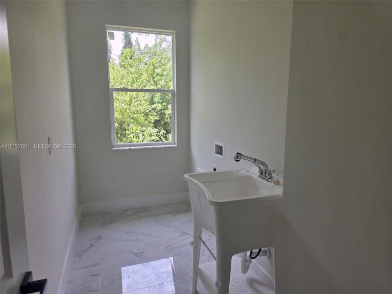 Image 25 of a home in .
