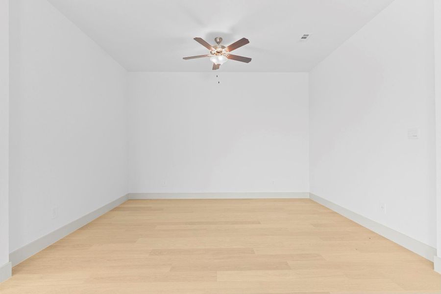 Spacious, unfurnished interior of a new home in Westland Ranch 60' Homesites, League City (Image 14).