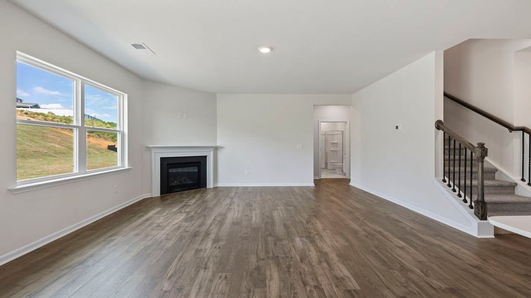 Spacious, unfurnished interior of a new home in Baxter Village, Boiling Springs (Image 16).