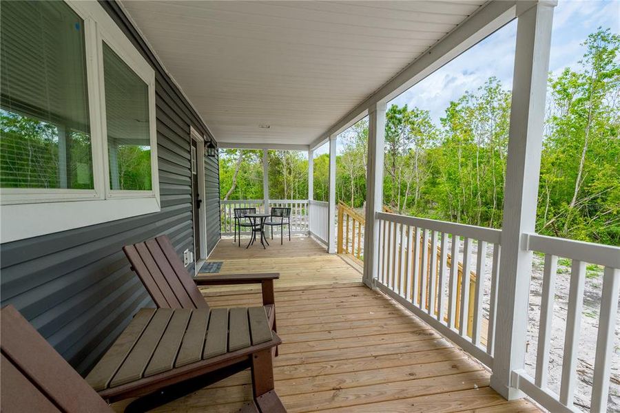 Exterior details and patio area of a home in , Starke (Image 25).