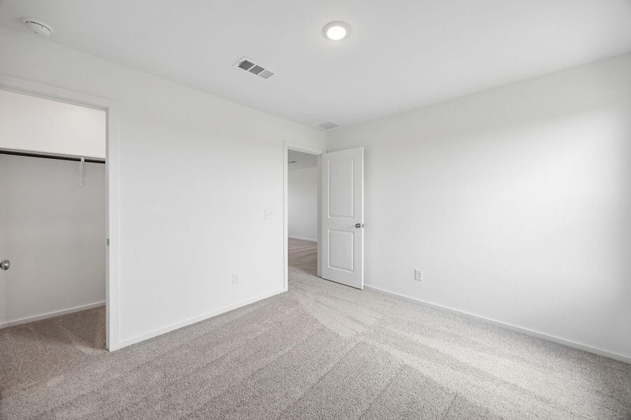 Spacious, unfurnished interior of a new home in River Ranch, Dayton (Image 22).