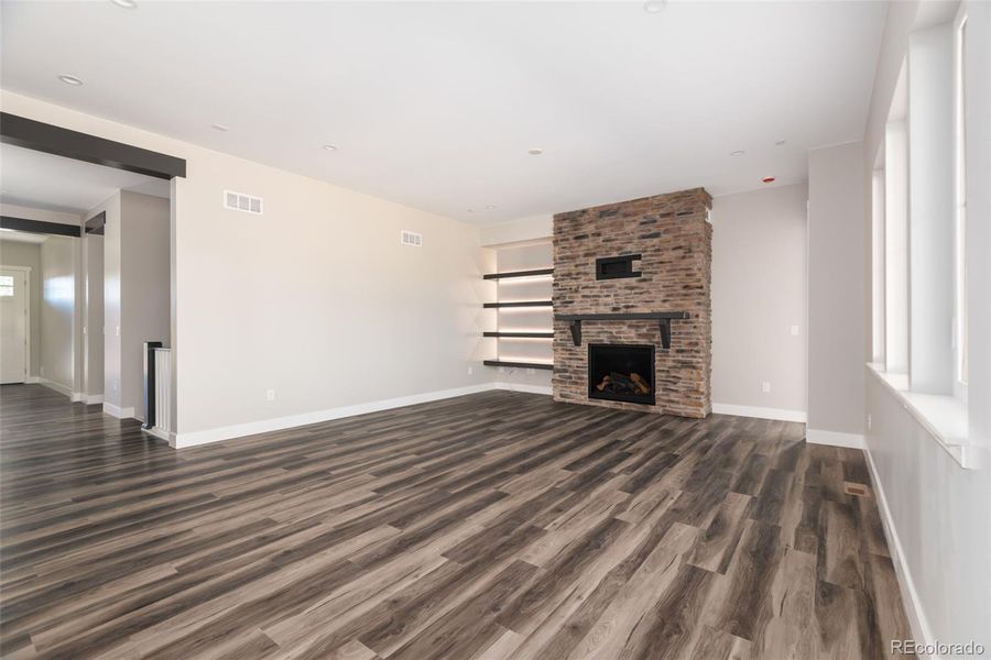 Spacious, unfurnished interior of a new home in , Castle Rock (Image 26).