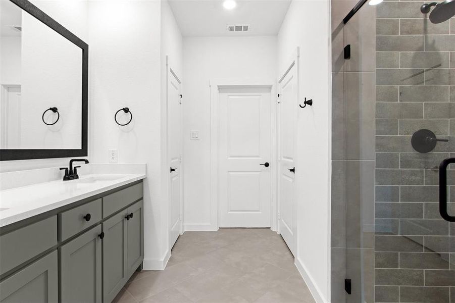 018-12412AudubonTrail-Wylie-TX-75098-PrimaryBathroom.jpg-SMALL