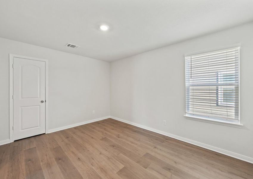 Representative unfurnished interior of a home built from the Azalea by LGI Homes in Southaven, Hutchins (Image 15).