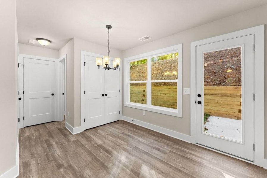 Spacious, unfurnished interior of a new home in , Gainesville (Image 13).