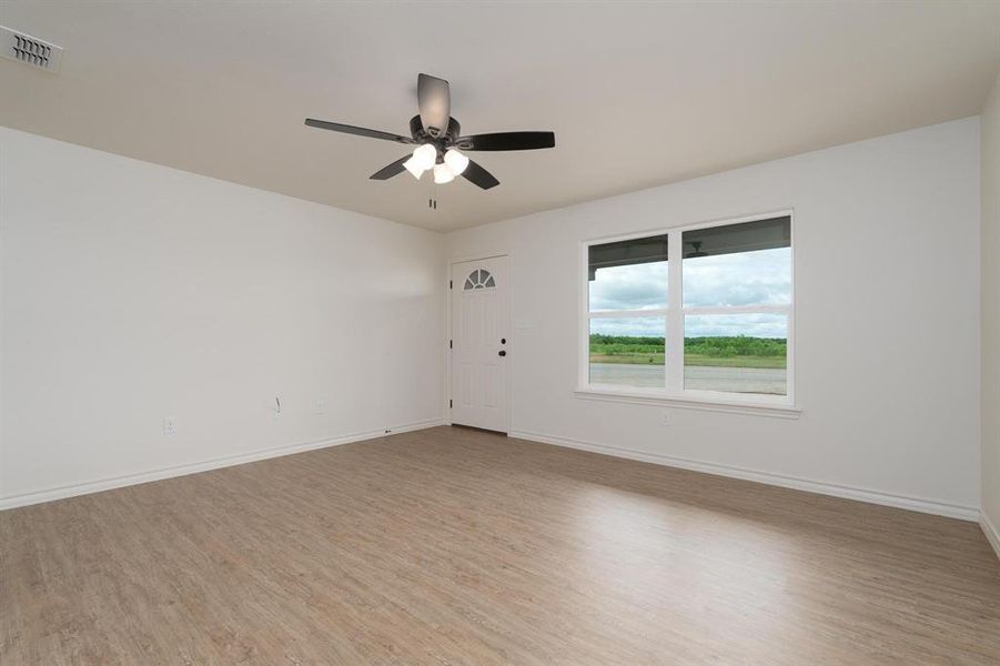 Spacious, unfurnished interior of a new home in , Abilene (Image 30).