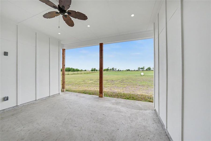 Exterior details and patio area of a home in , Celeste (Image 3).