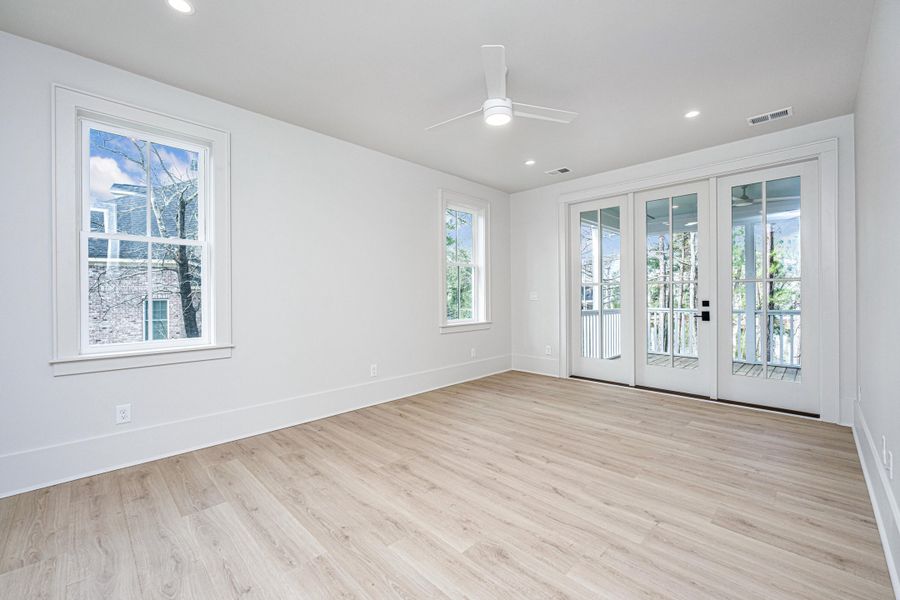 Spacious, unfurnished interior of a new home in , Mount Pleasant (Image 21).