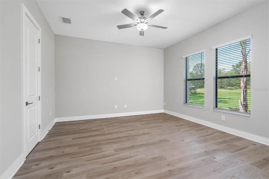 Spacious, unfurnished interior of a new home in , Hudson (Image 7).