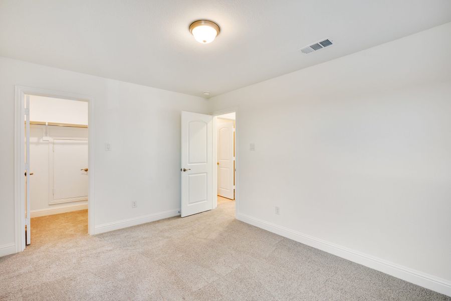 Spacious, unfurnished interior of a new home in Reunion, Rhome (Image 40). Spacious, unfurnished interior of a new home in Reunion, Rhome (Image 40).