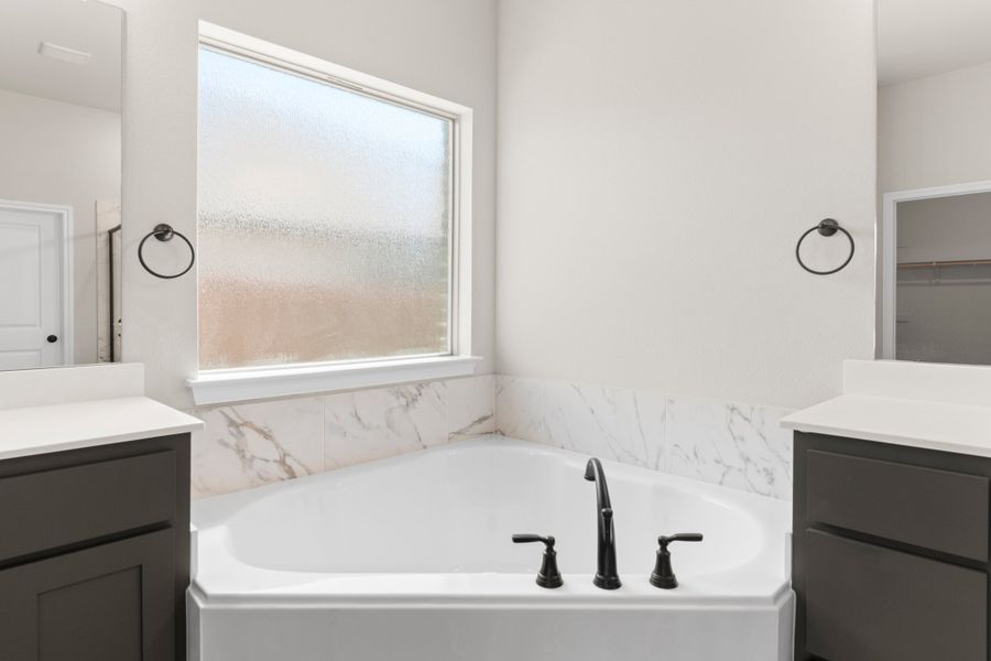 Close-up of interior finishes inside a home in Lovers Landing, Forney (Image 13).