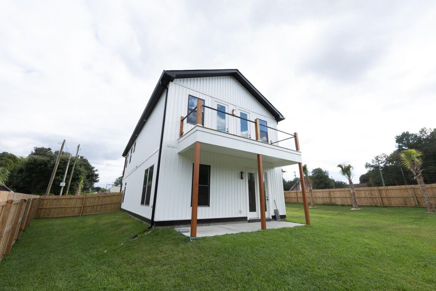 Exterior details and patio area of a home in , North Charleston (Image 39).