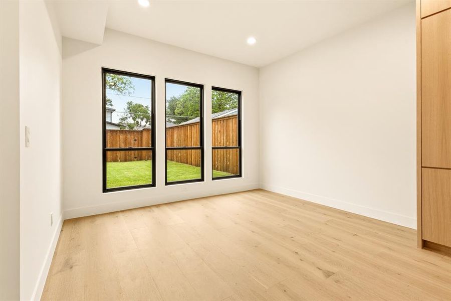Spacious, unfurnished interior of a new home in , Dallas (Image 30).