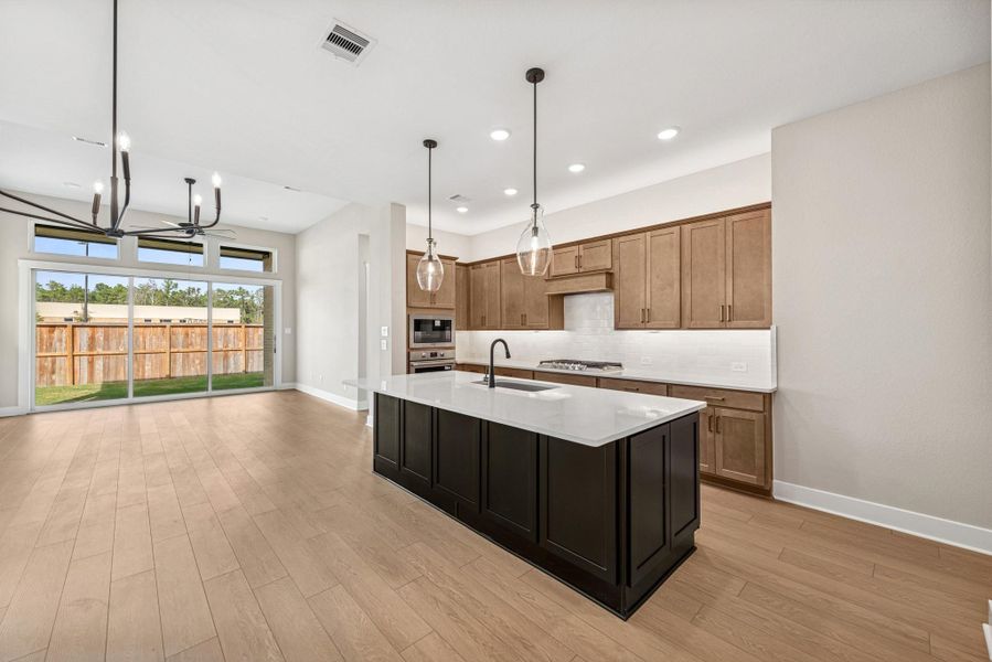 Furnished interior view inside a new home in The Highlands 40', Porter (Image 10).