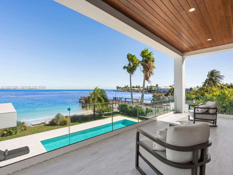 Exterior details and patio area of a home in , Marathon (Image 27).