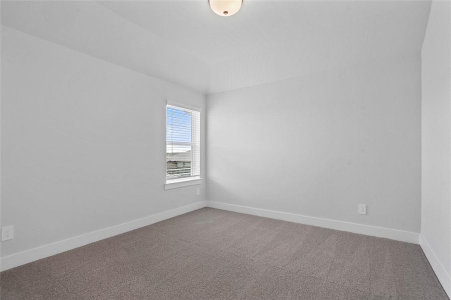 Spacious, unfurnished interior of a new home in Sorella, Tomball (Image 24).