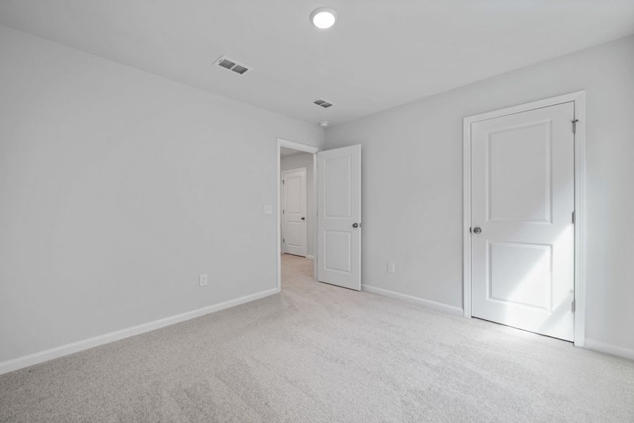 Spacious, unfurnished interior of a new home in Grand Arbor, Blythewood (Image 9).