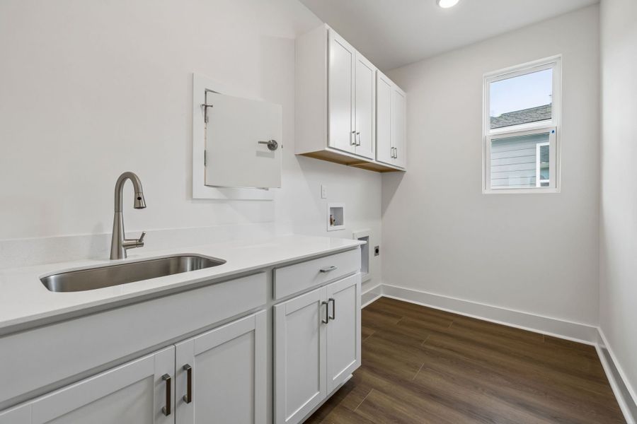 Furnished interior view inside a new home in Del Webb Barton Village, Lebanon (Image 43).