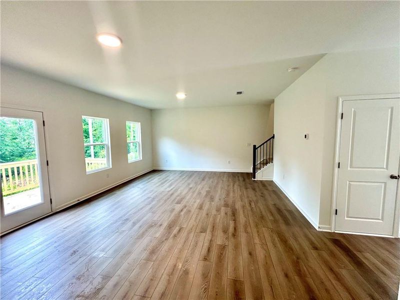 Spacious, unfurnished interior of a new home in The Pointe at Heron Bay, Locust Grove (Image 24).