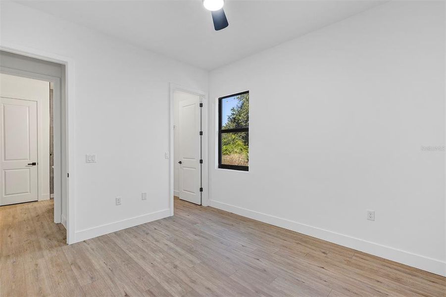 Spacious, unfurnished interior of a new home in , Port Charlotte (Image 49).