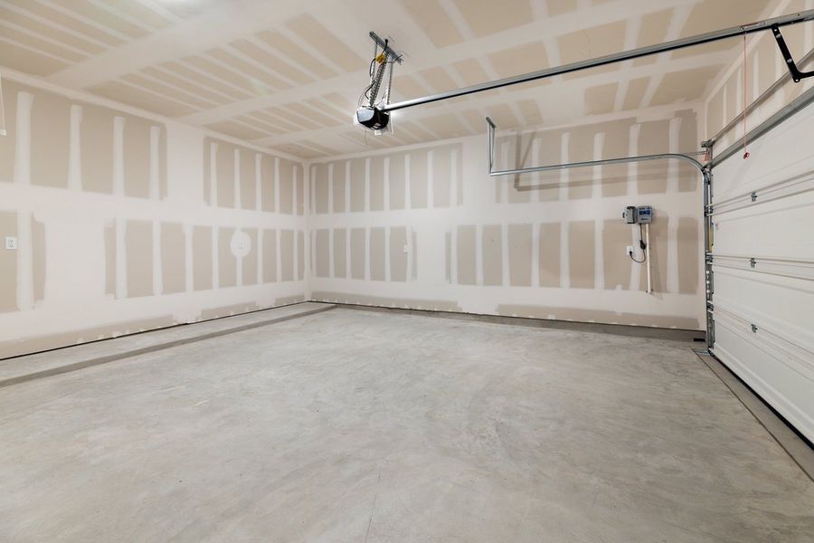 Spacious, unfurnished interior of a new home in Sage Hollow, Kyle (Image 32). Spacious, unfurnished interior of a new home in Sage Hollow, Kyle (Image 32).