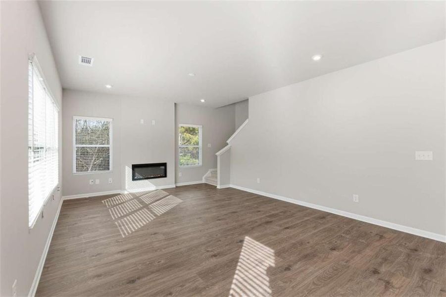 Spacious, unfurnished interior of a new home in The Reserve at Chapel Hill Phase II, Douglasville (Image 31). Spacious, unfurnished interior of a new home in The Reserve at Chapel Hill Phase II, Douglasville (Image 31).