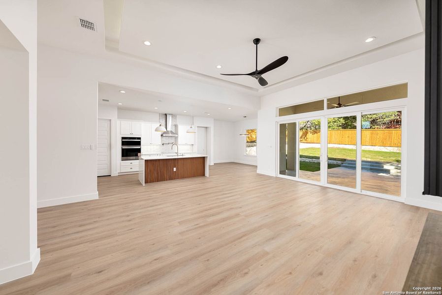 Spacious, unfurnished interior of a new home in , San Antonio (Image 28).