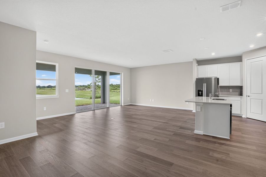 Spacious, unfurnished interior of a new home in Crosswind Ranch, Parrish (Image 8).