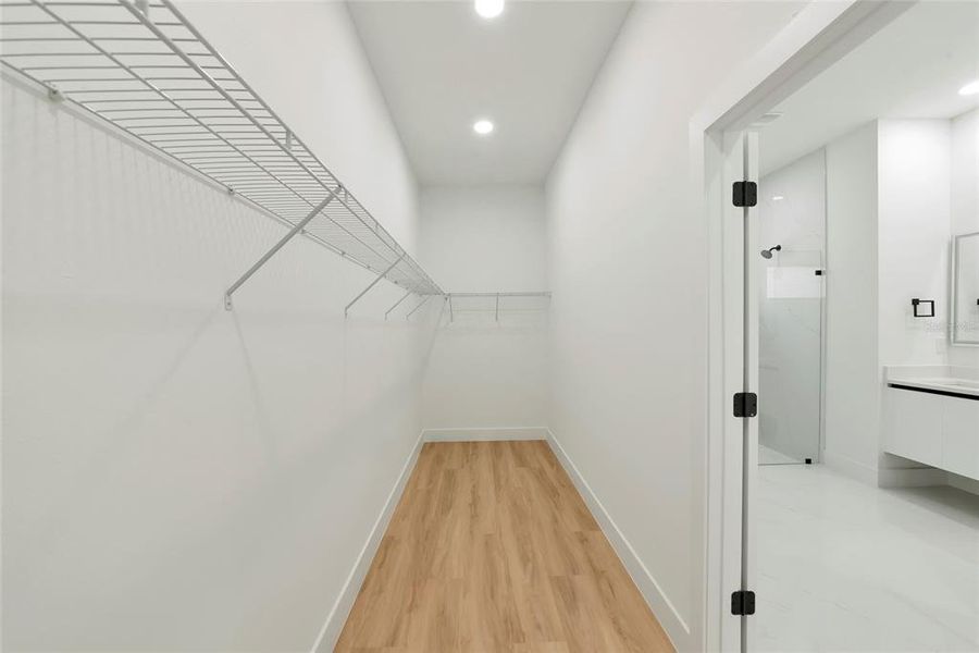 Spacious, unfurnished interior of a new home in , North Port (Image 32).