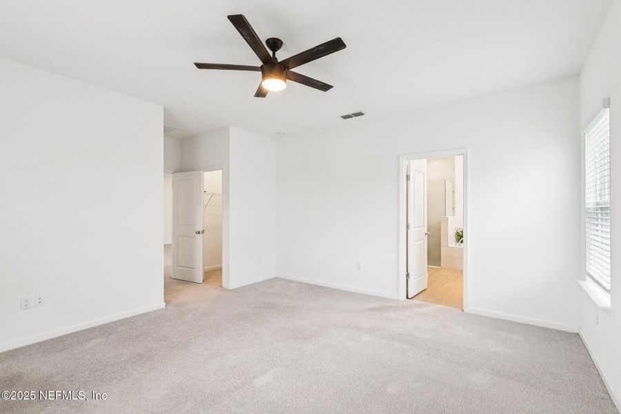 Spacious, unfurnished interior of a new home in , Green Cove Springs (Image 19).