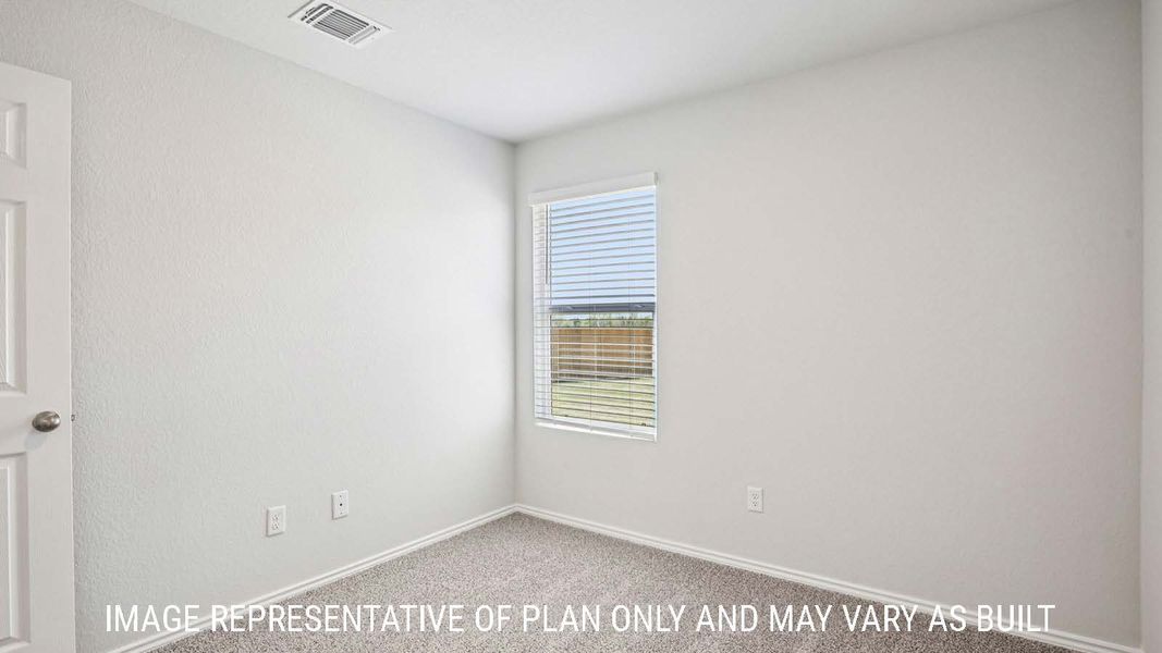 Representative unfurnished interior of a home built from the Estero by D.R. Horton in The Villages at Schwertner Ranch, Jarrell (Image 27).