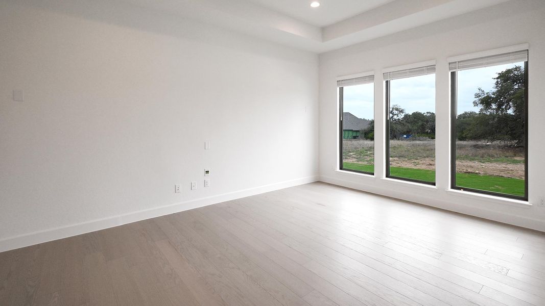 Spacious, unfurnished interior of a new home in Thornebrook, Bulverde (Image 18).