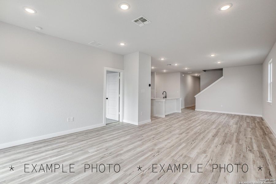 Spacious, unfurnished interior of a new home in Hiddenbrooke, Seguin (Image 28).