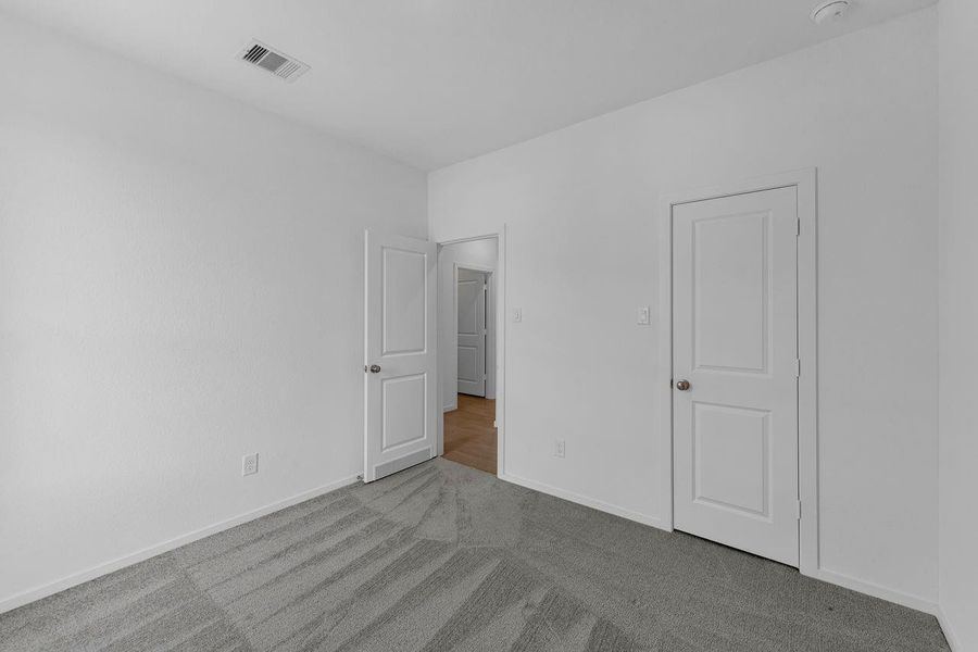 Spacious, unfurnished interior of a new home in Riverwood Ranch, Angleton (Image 19).