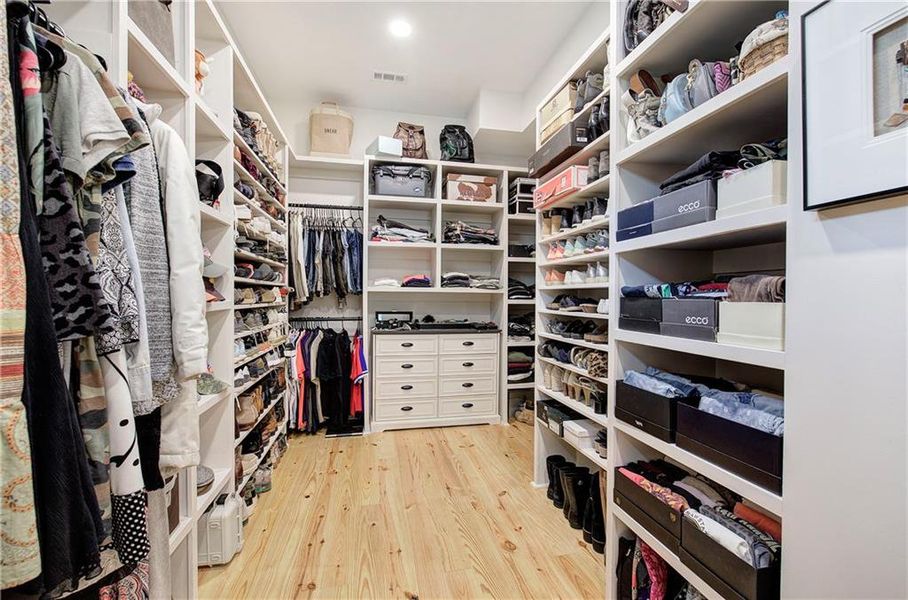 Furnished interior view inside a new home in , Acworth (Image 32).