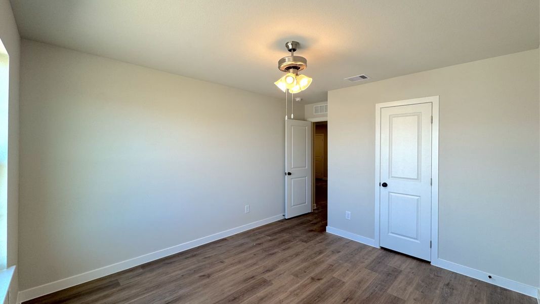Spacious, unfurnished interior of a new home in King's Landing, Corpus Christi (Image 19).