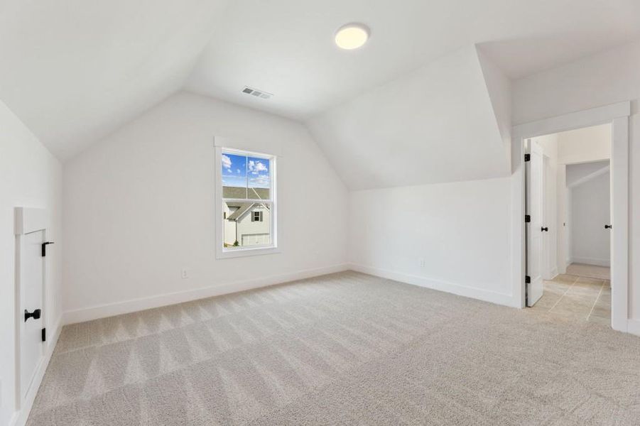 Spacious, unfurnished interior of a new home in Hillshire, Cumming (Image 26).