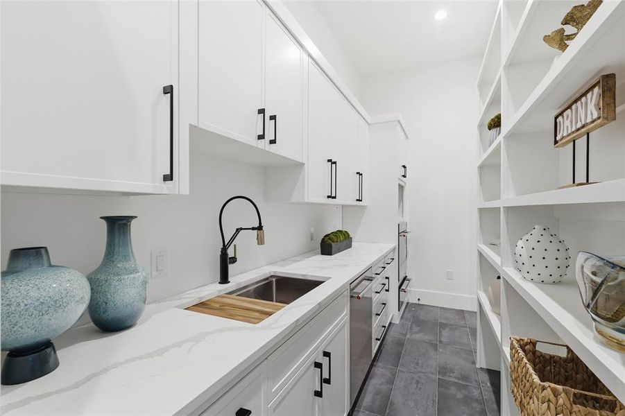 Furnished interior view inside a new home in , Dallas (Image 10).