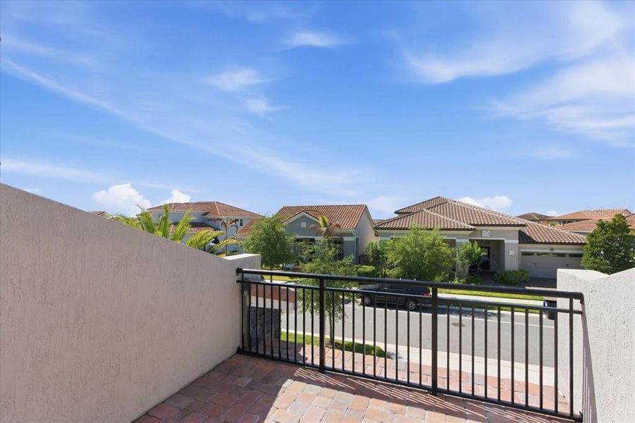 Exterior details and patio area of a home in , Orlando (Image 29).