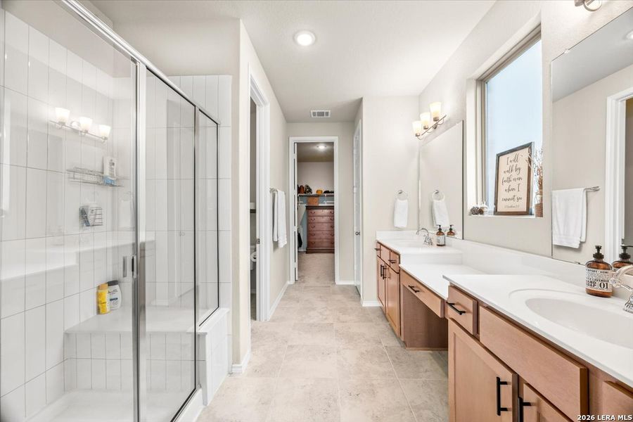 Furnished interior view inside a new home in Foxbrook, Cibolo (Image 38).