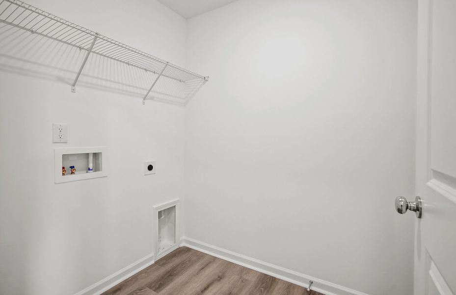 Spacious, unfurnished interior of a new home in Mallard Park, Charlotte (Image 29).