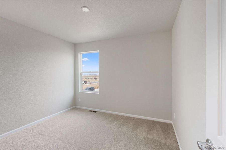 Spacious, unfurnished interior of a new home in , Aurora (Image 15).