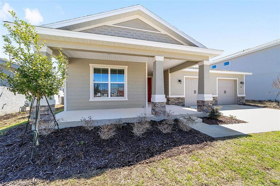 Exterior details and patio area of a home in Calesa Township, Ocala (Image 30).