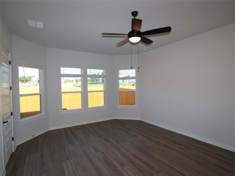 Spacious, unfurnished interior of a new home in Estancia West, Manchaca (Image 15). Spacious, unfurnished interior of a new home in Estancia West, Manchaca (Image 15).